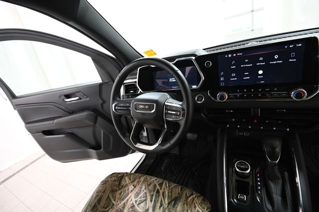 Used 2024 White GMC Elevation image 28