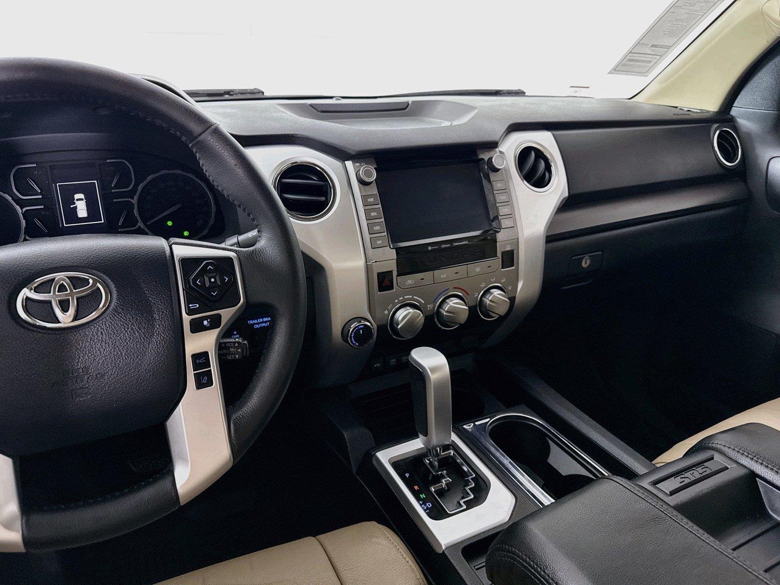 Used 2020 Super White Toyota SR5 image 29