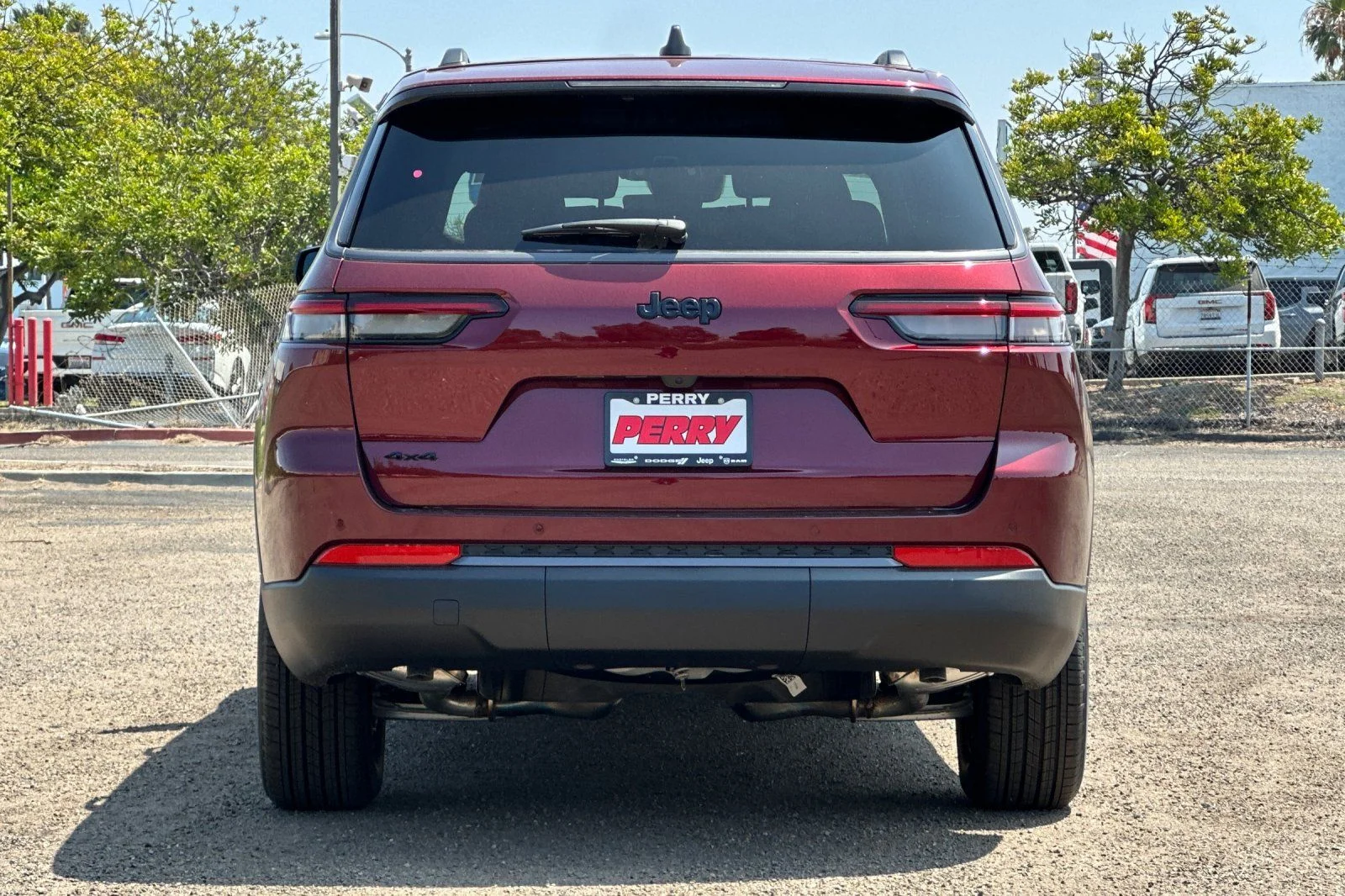 New 2026 Velvet Red Pearl-Coat Exterior Paint Jeep Altitude image 4