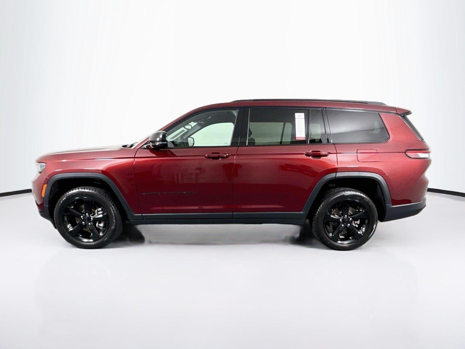 Used 2024 Velvet Red Pearlcoat Jeep Altitude X image 13