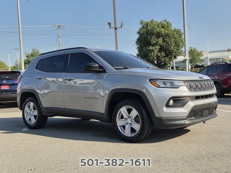 Used 2022 Billet Silver Metallic JEEP LATITUDE 4X4 image 4