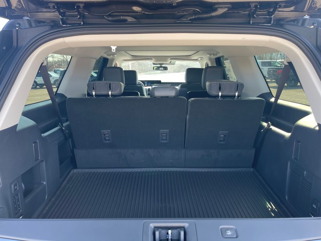 New 2026 Dark Matter Gray Metallic Ford Active image 15