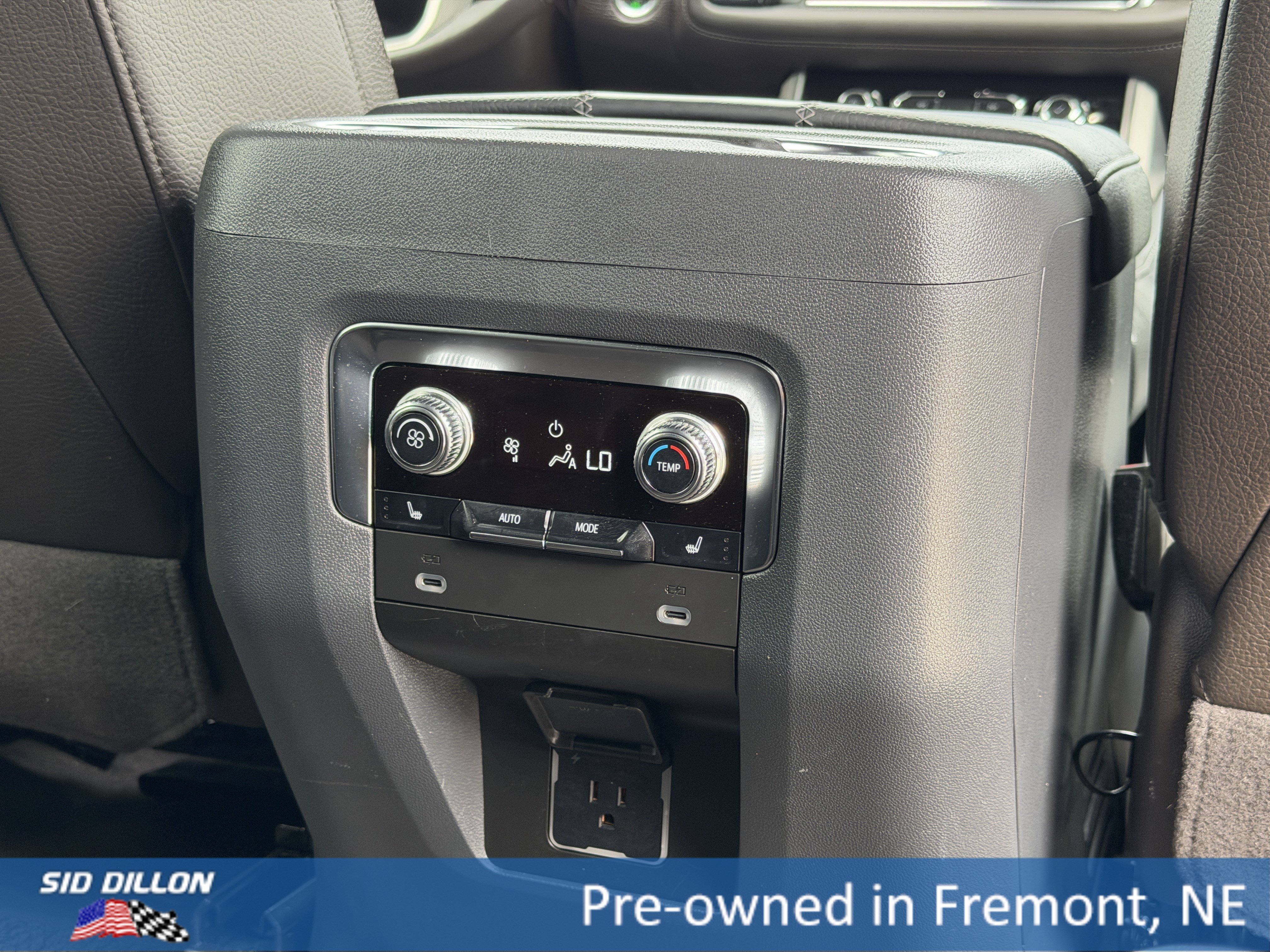 Used 2022 Onyx Black GMC Denali image 22