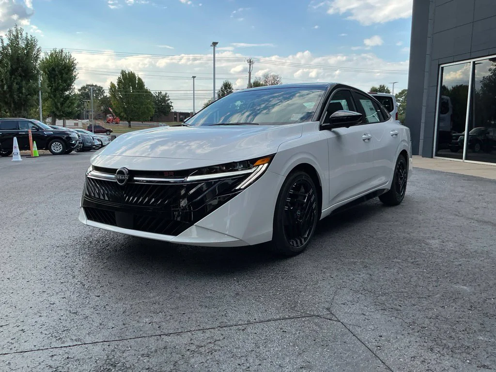 New 2027 Aspen White TriCoat / Super Black Two-tone Nissan SR image 2