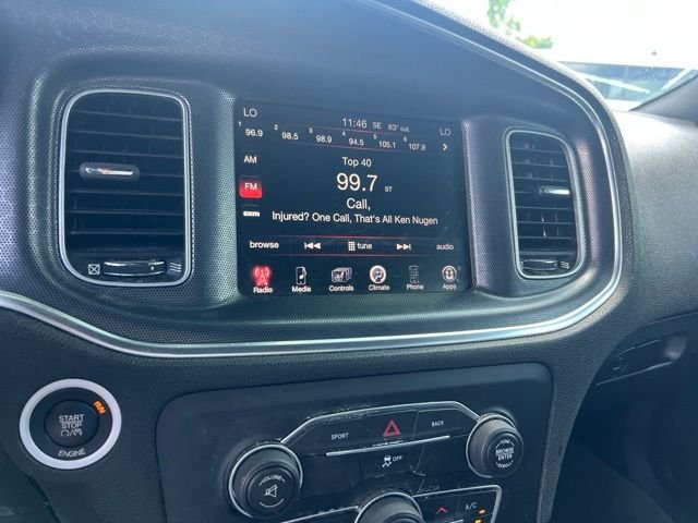 Used 2015 Torred Dodge SXT image 18