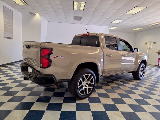 Used 2023  Chevrolet Z71 image 7