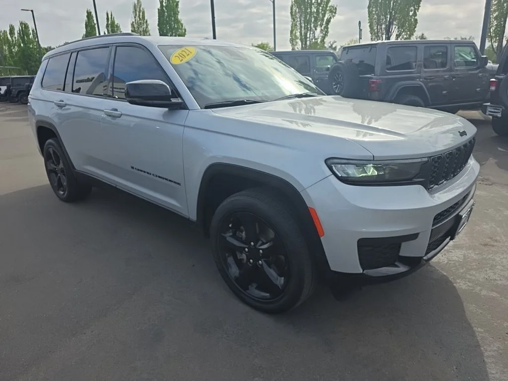Certified Used 2021 Silver Jeep Altitude image 7