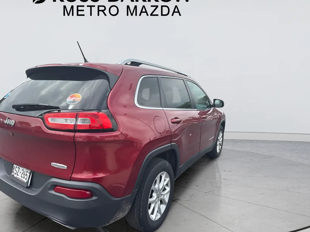 Used 2015 Red Jeep Latitude image 4