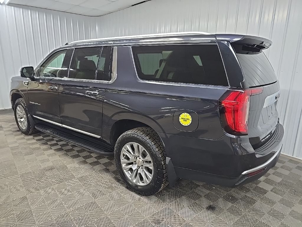 Used 2023 Titanium GMC Denali image 9