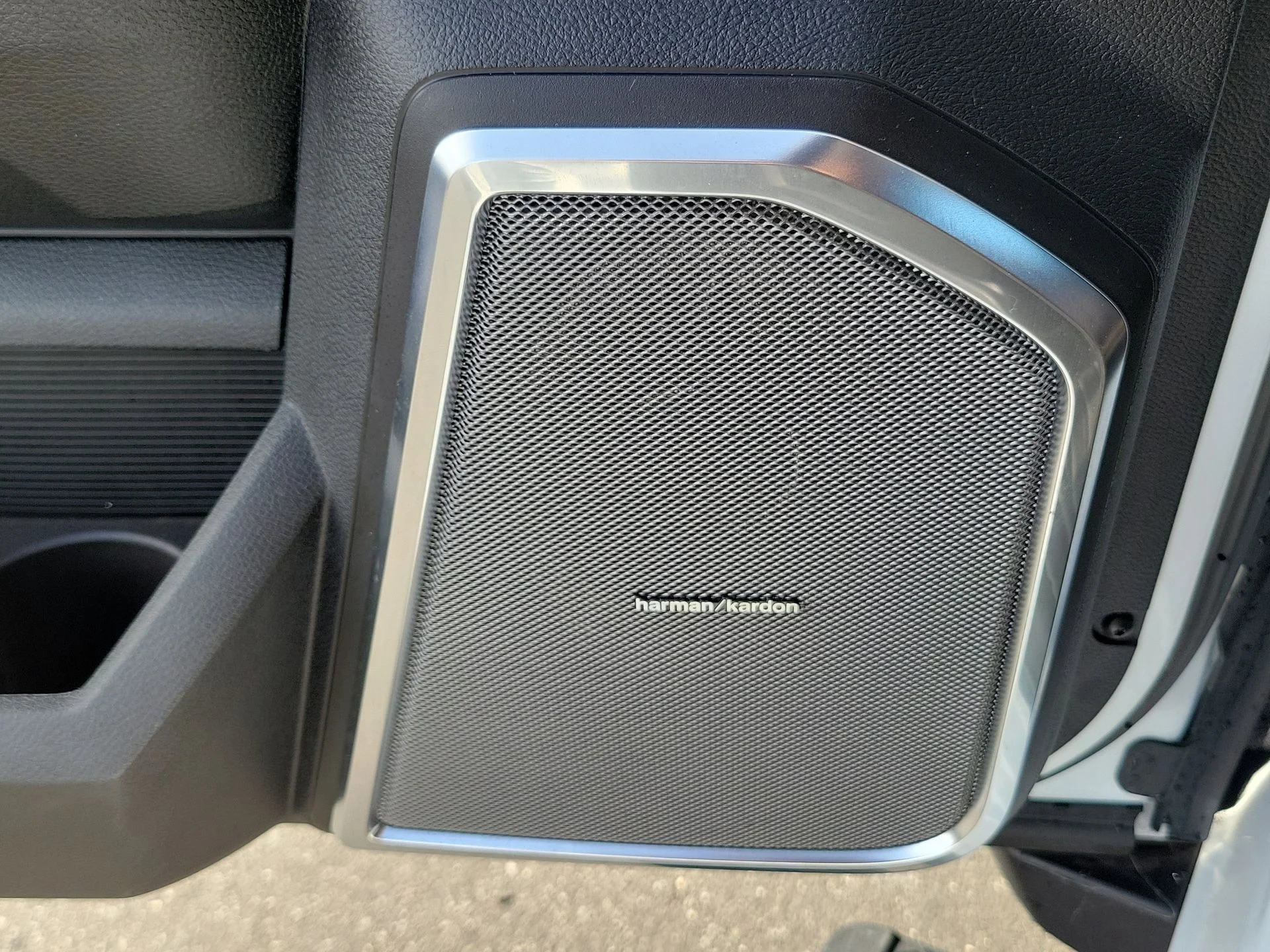 Used 2025 White Ram Laramie image 15
