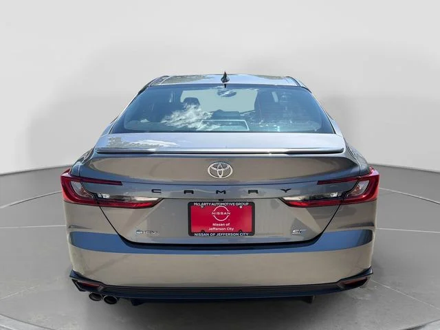 Used 2025  Toyota SE image 5