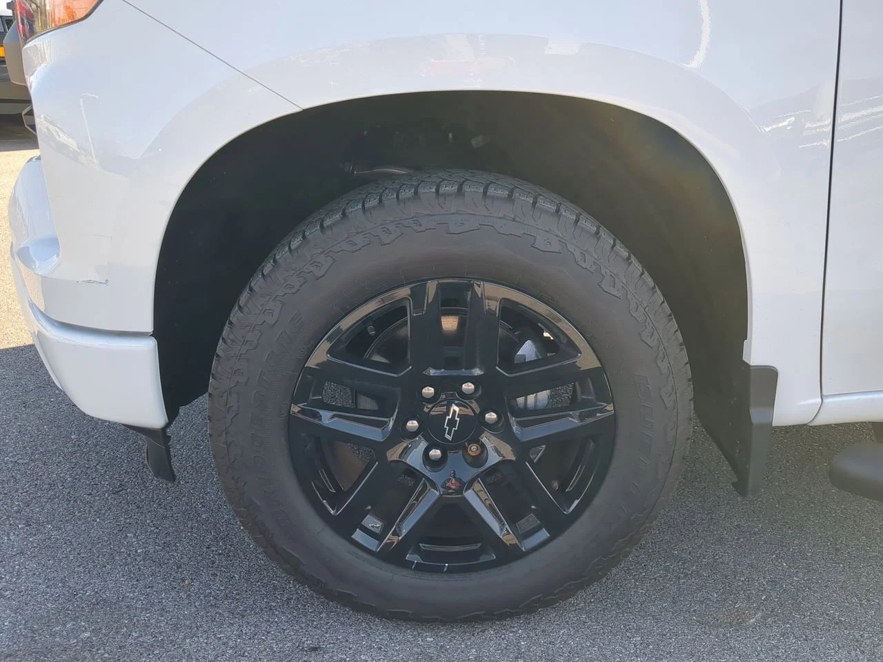 Used 2025 Summit White Chevrolet Custom image 34