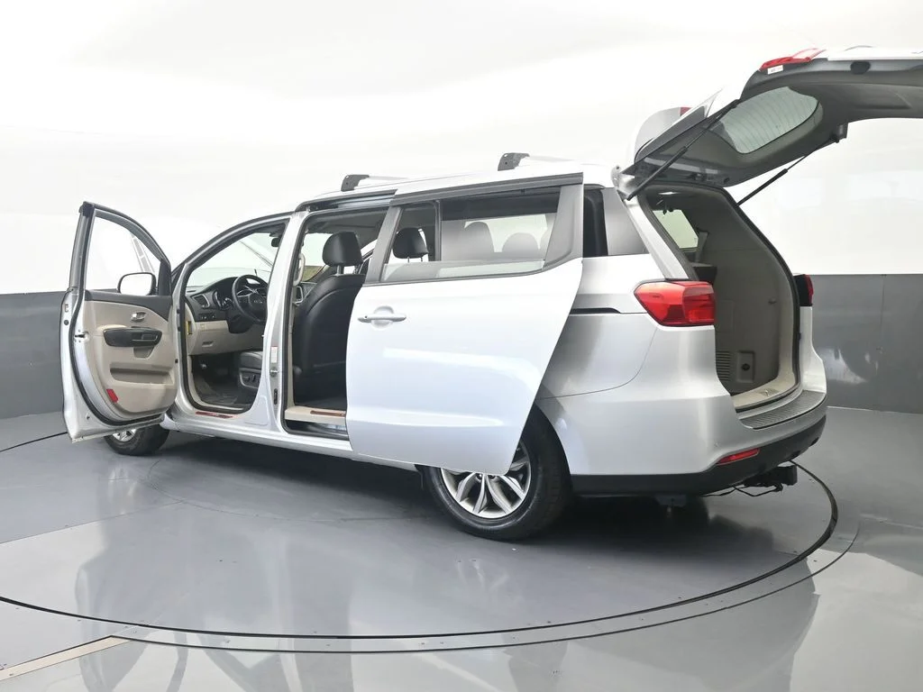 Used 2021 Silky Silver Kia EX image 66