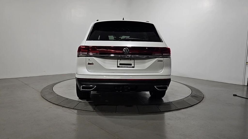 New 2026 White/off-white Volkswagen SE w/Technology image 4