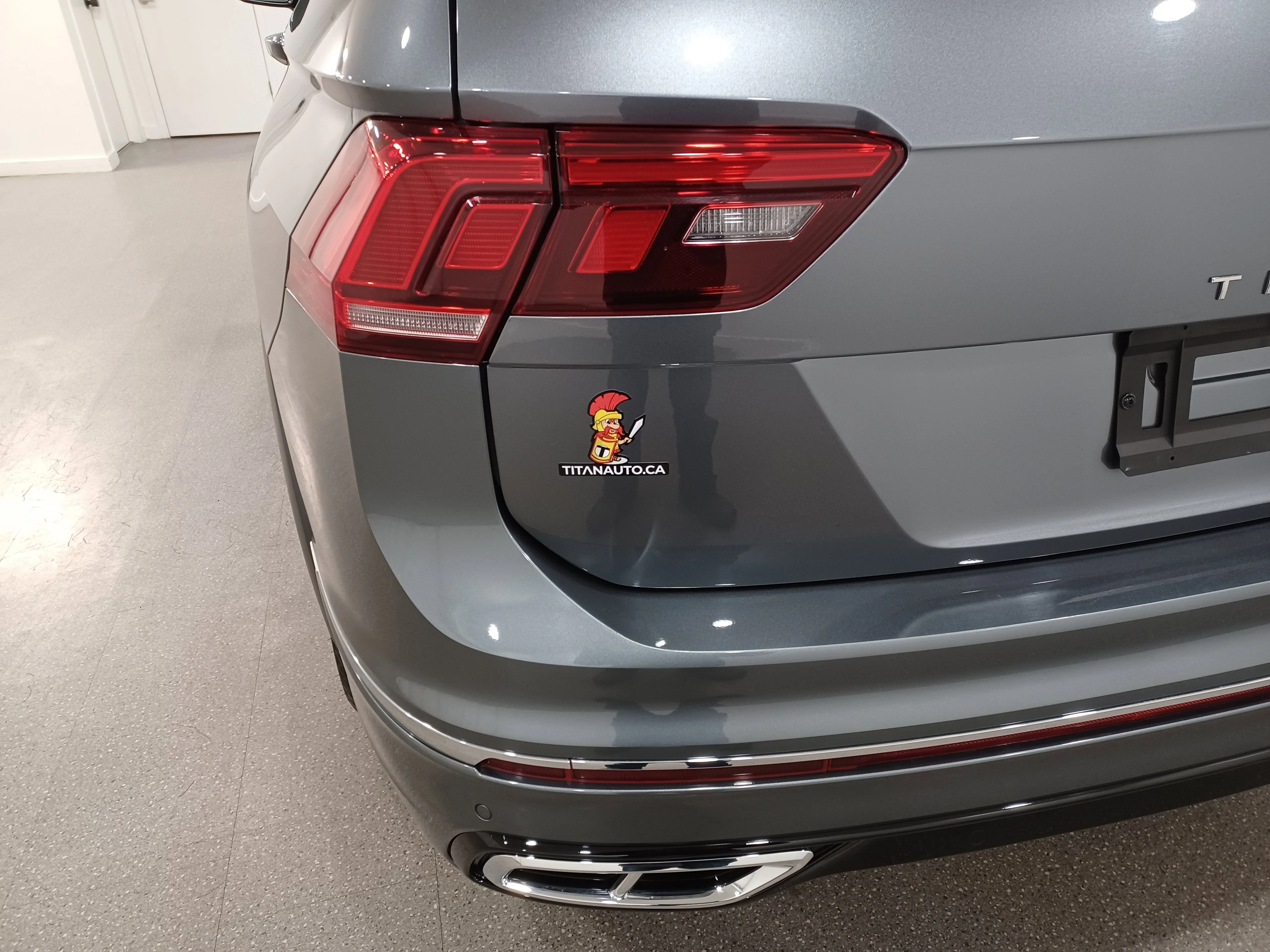 Certified Used 2022 Platinum Gray Metallic Volkswagen Highline R-Line 4Motion*Remote Start | Nav | 360 Cam | Htd & Cooled Leather | Pano Roof | Htd Wheel image 22
