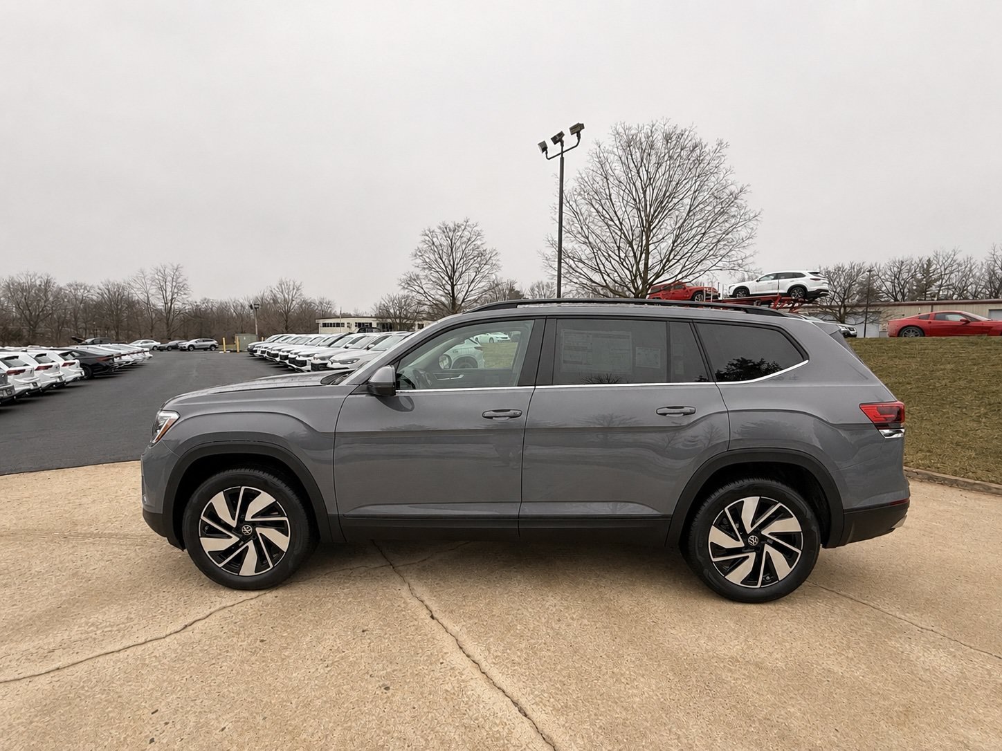 2026 Volkswagen Atlas SE w/Tech - Photo 10