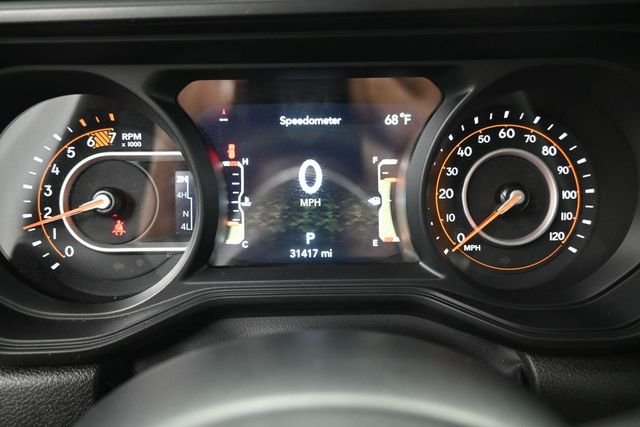 Used 2025 White Jeep Sahara image 32