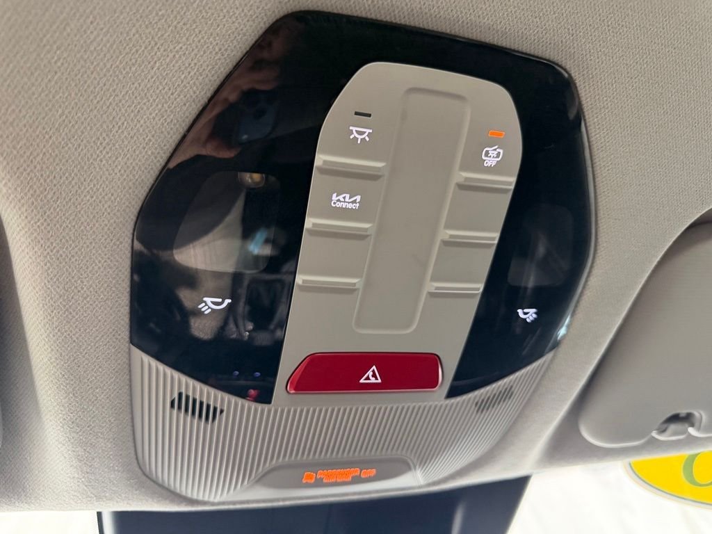 Used 2025 Blue Kia LXS image 28