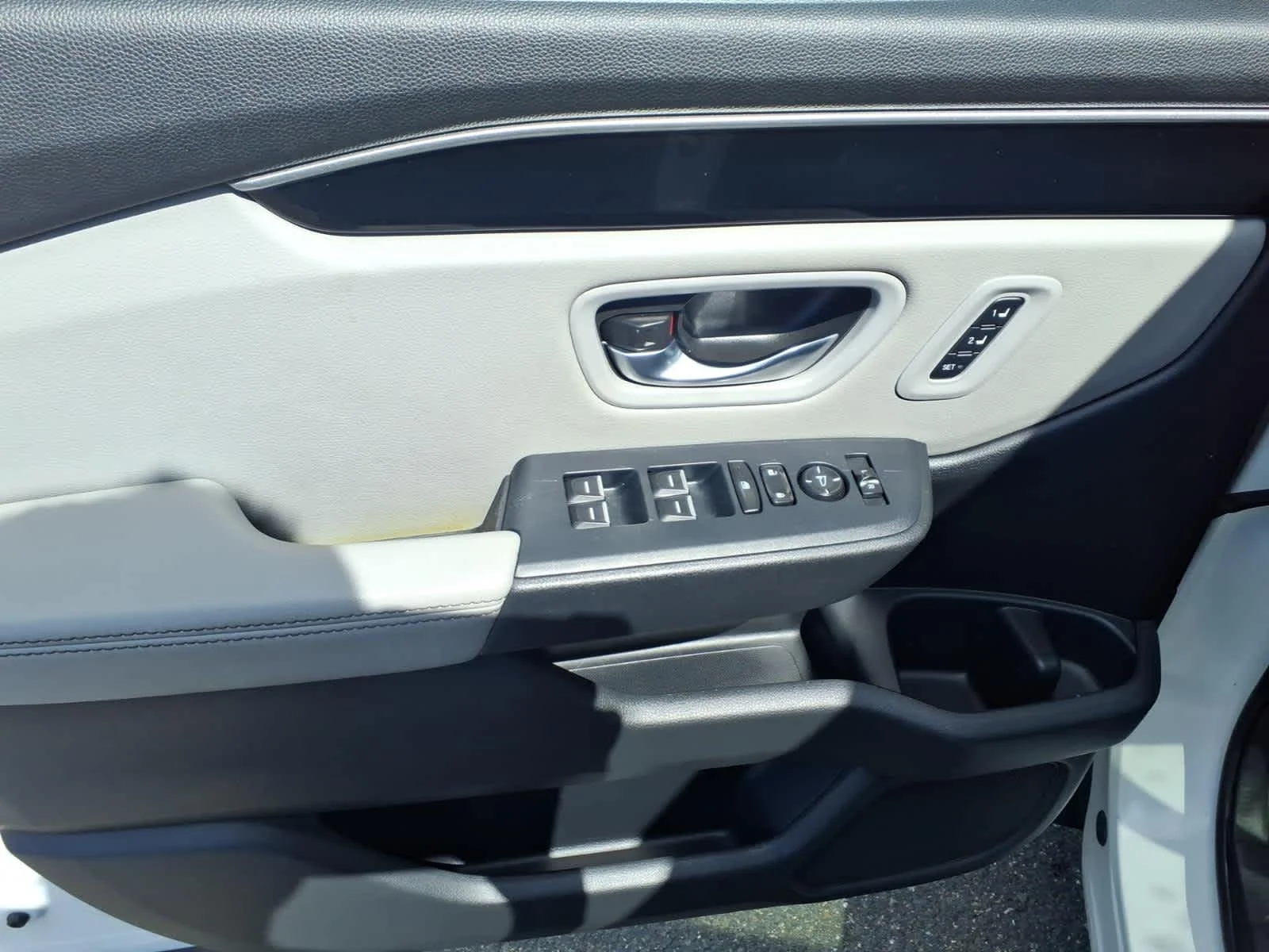 Certified Used 2023 Platinum White Pearl Honda Touring image 10