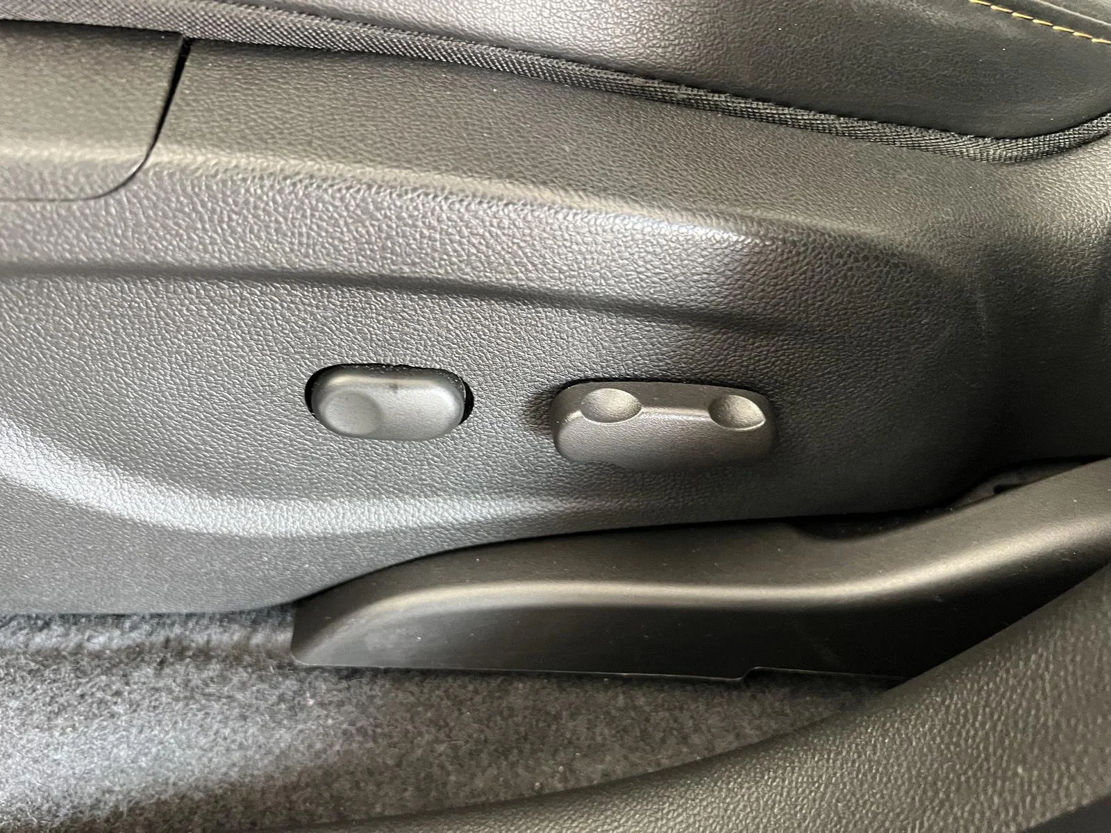 Used 2019 Pacific Blue Metallic Chevrolet Premier image 5