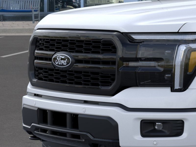 New 2026 Star White Metallic Tri-Coat Ford LARIAT image 23