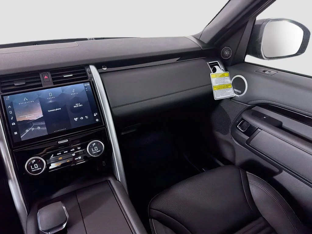 New 2026 Santorini Black Land Rover S image 25