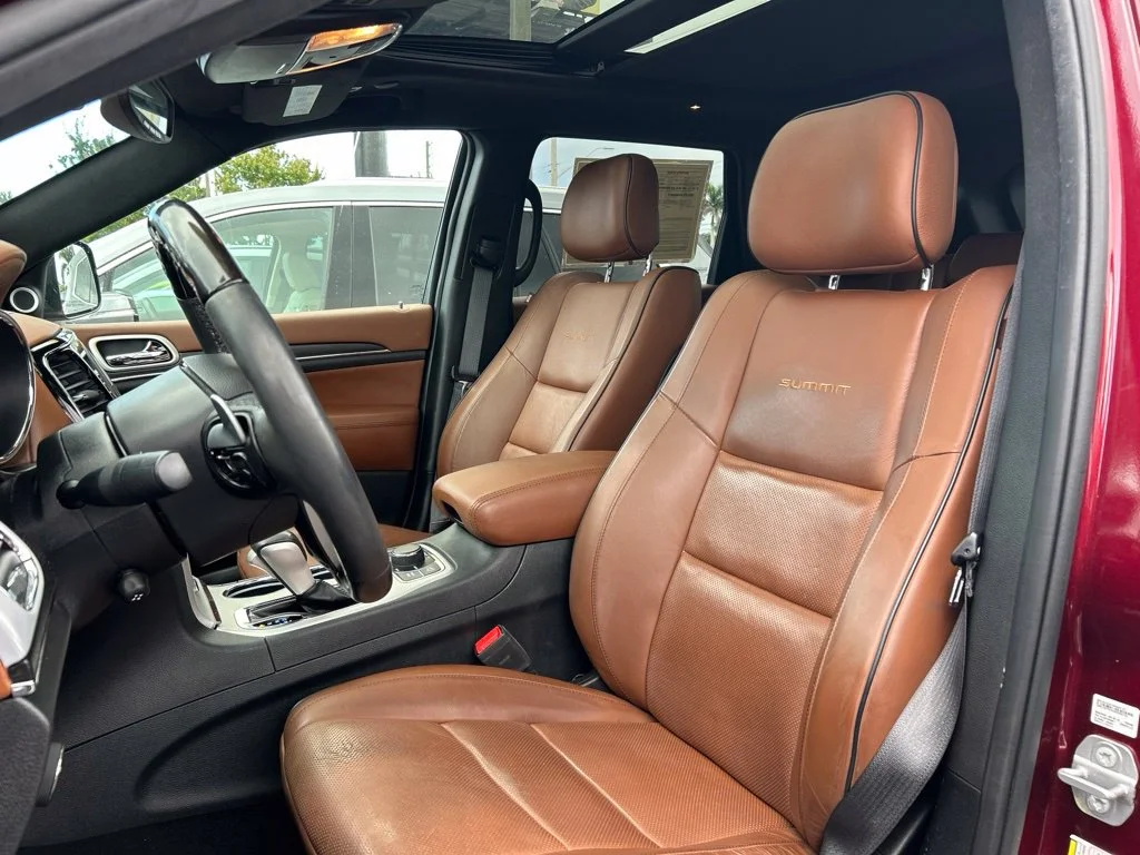 Certified Used 2019 Velvet Red Pearlcoat Jeep Summit image 22