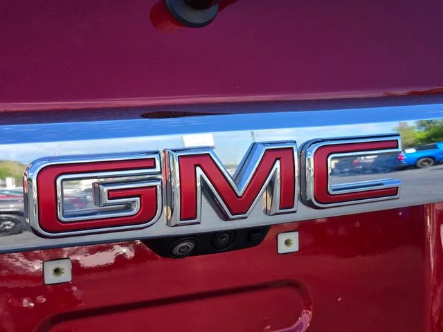 Used 2023 Red GMC Denali image 19