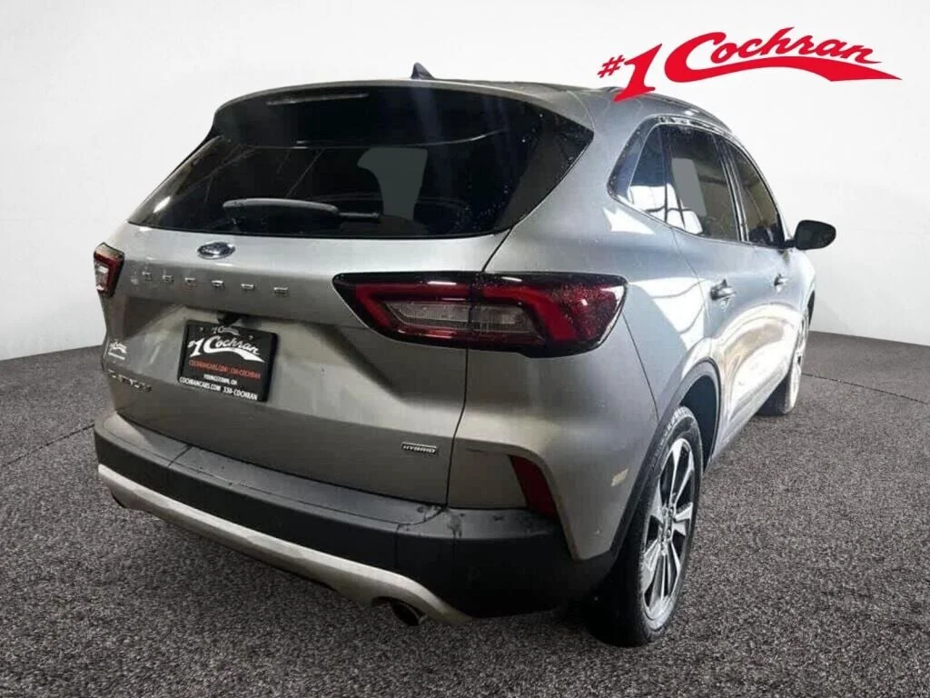 Used 2023 Iconic Silver Ford Platinum image 23