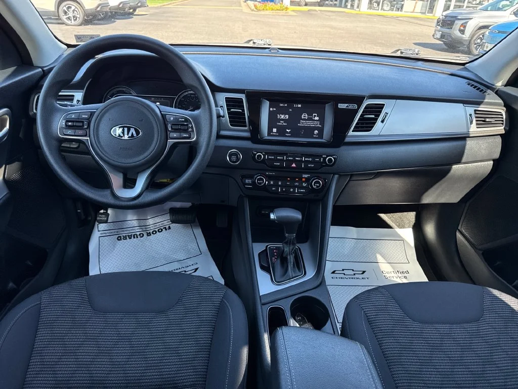 Used 2018 Gray Kia LX image 21