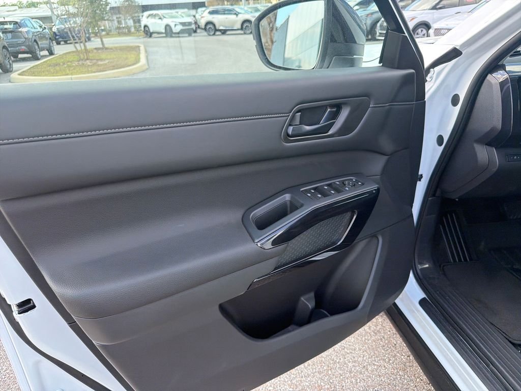 New 2026 Nissan Pathfinder SV 4D Sport Utility