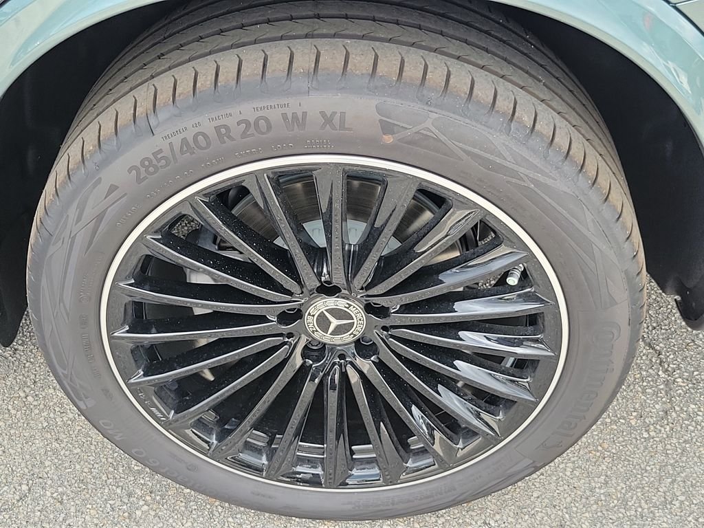 New 2027 Verde Silver Metallic Mercedes-Benz GLC 300 image 8