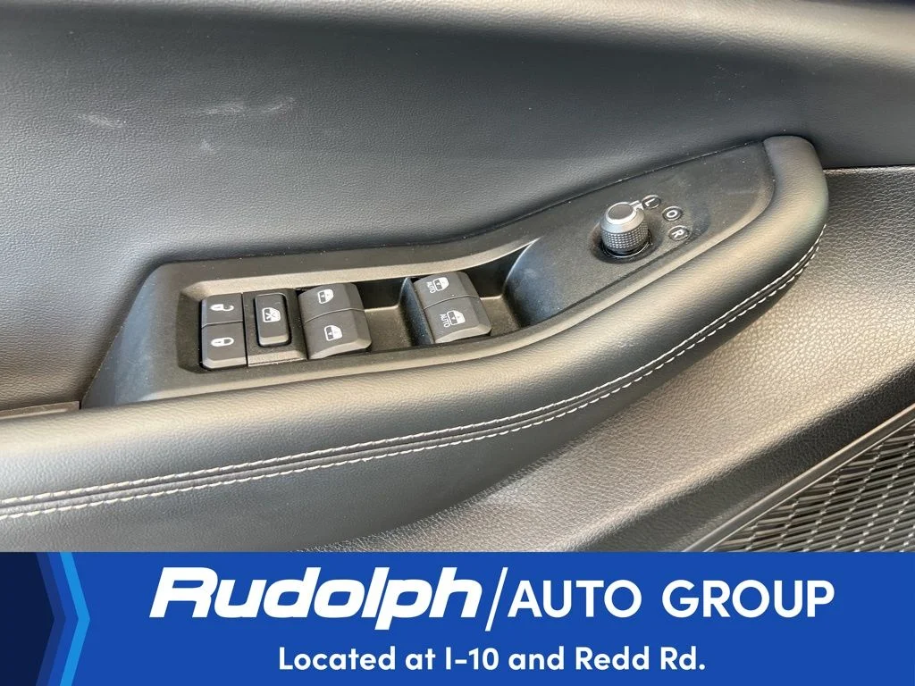 Used 2025 Silver Jeep Altitude image 33