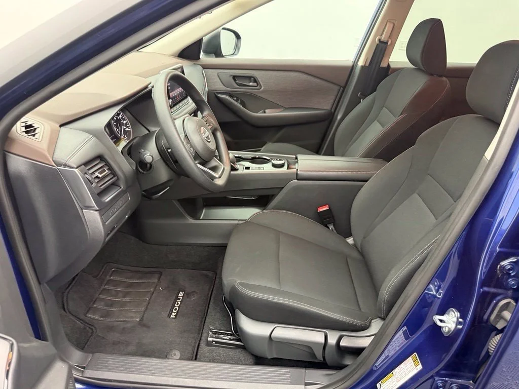 Used 2023 Blue Nissan S image 21
