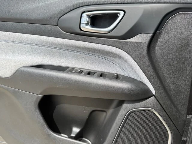 Used 2022 Gray Jeep Latitude image 21