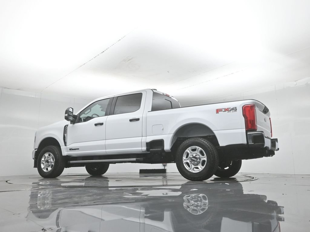 New 2026 Oxford White Ford XLT image 49