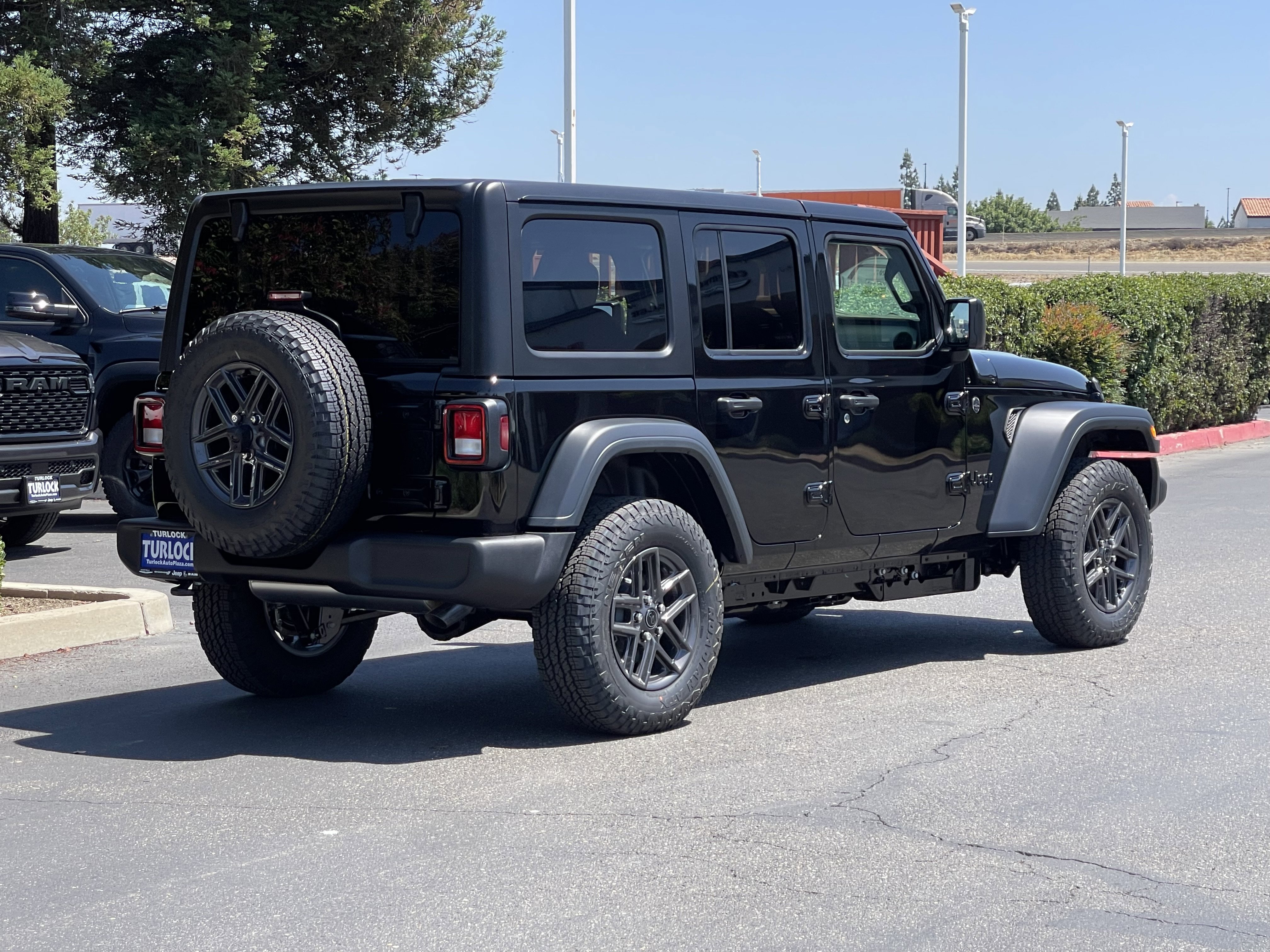 New 2026 Black Clear-Coat Exterior Paint Jeep Sport S image 6