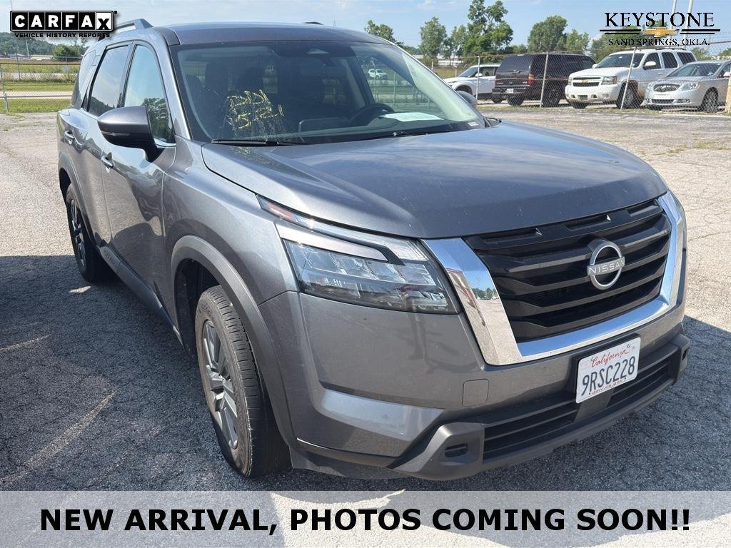 2025 Nissan Pathfinder SV 2WD's photo