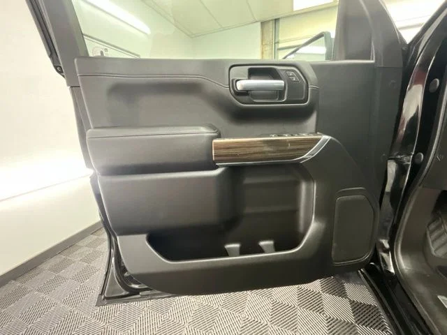 Used 2021 Black Chevrolet LT image 12