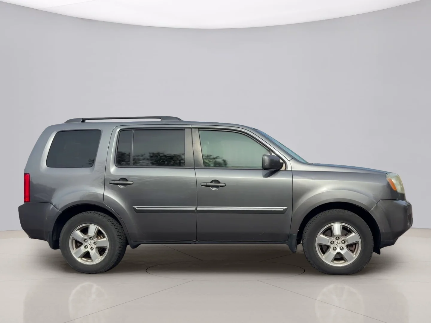 Used 2011 Gray Honda EX-L 4WD image 7