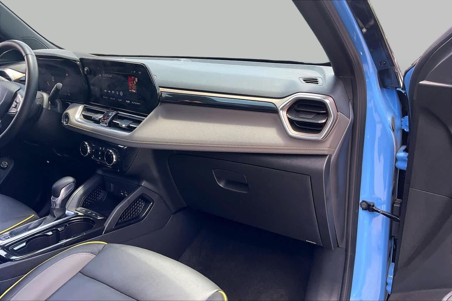 Used 2024 Fountain Blue Chevrolet ACTIV image 19