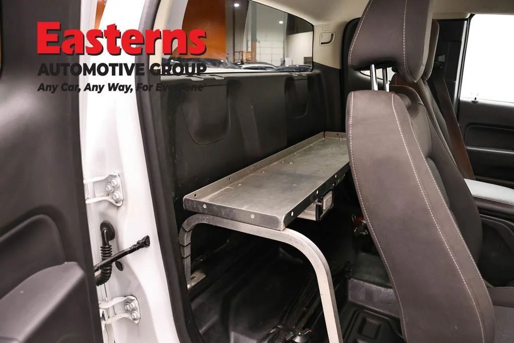 Used 2022 White Chevrolet LT image 27