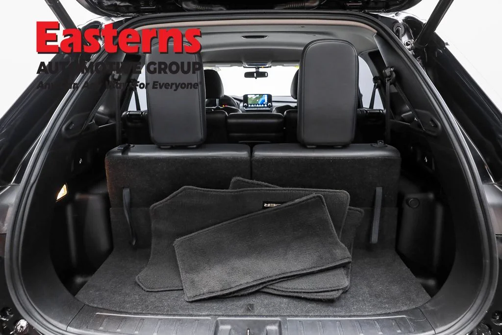 Used 2023 Black Mitsubishi SE image 9