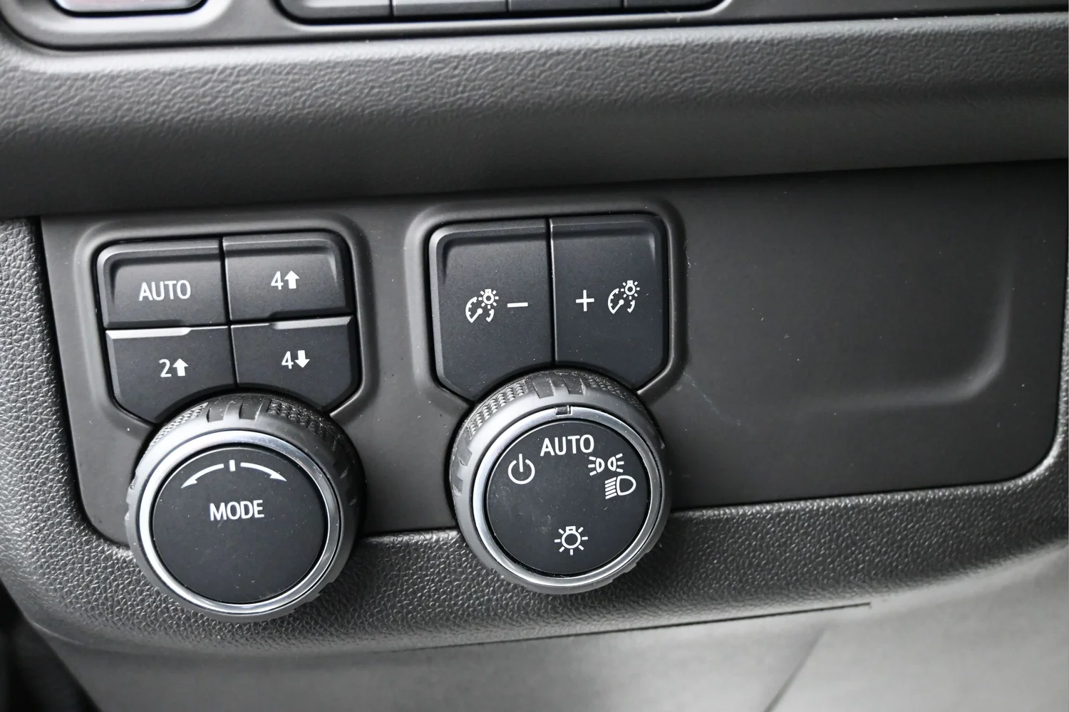 Used 2024 Black Chevrolet Premier image 30