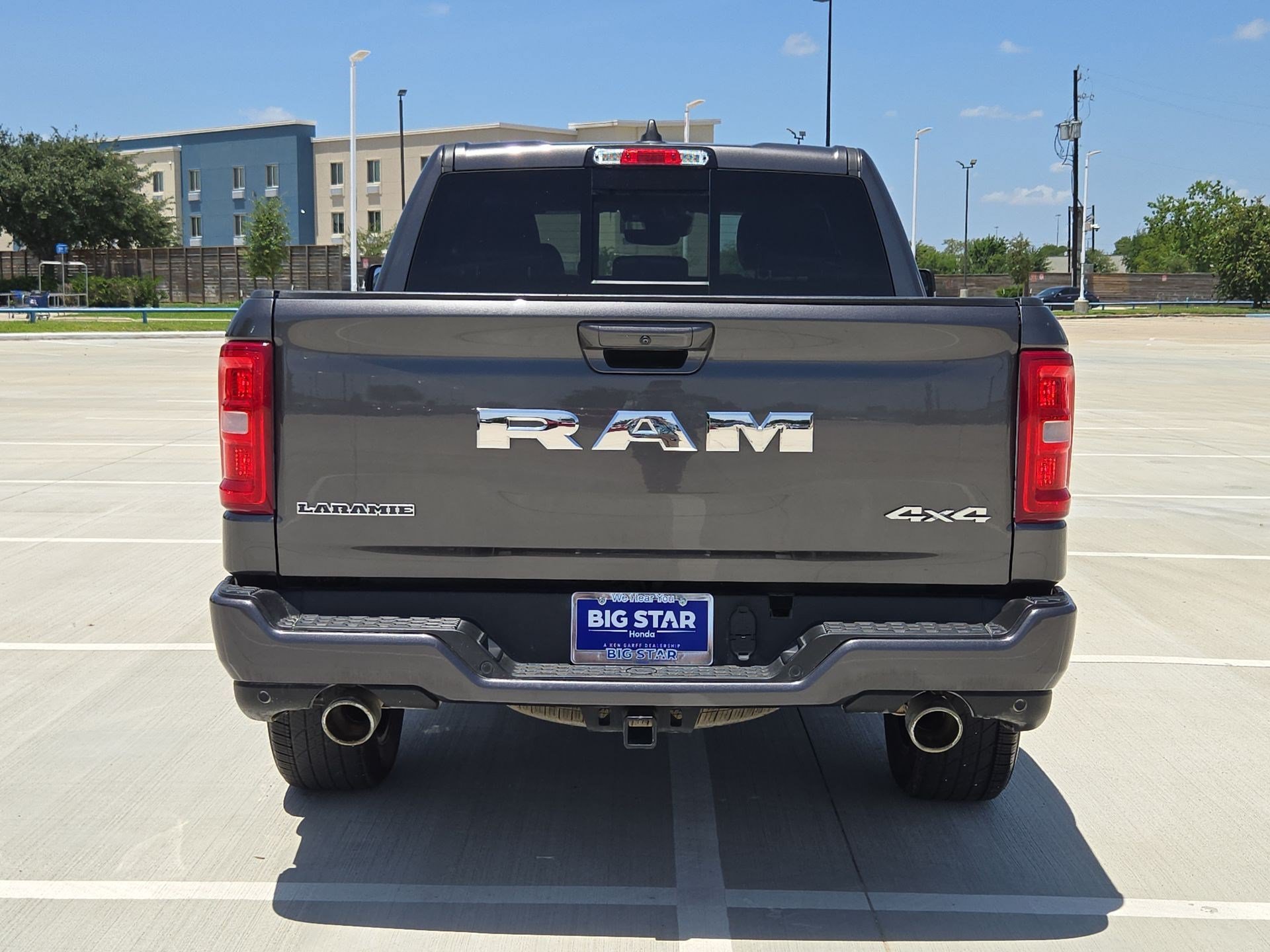 Used 2025 Granite Crystal Metallic Clearcoat Ram Laramie image 4