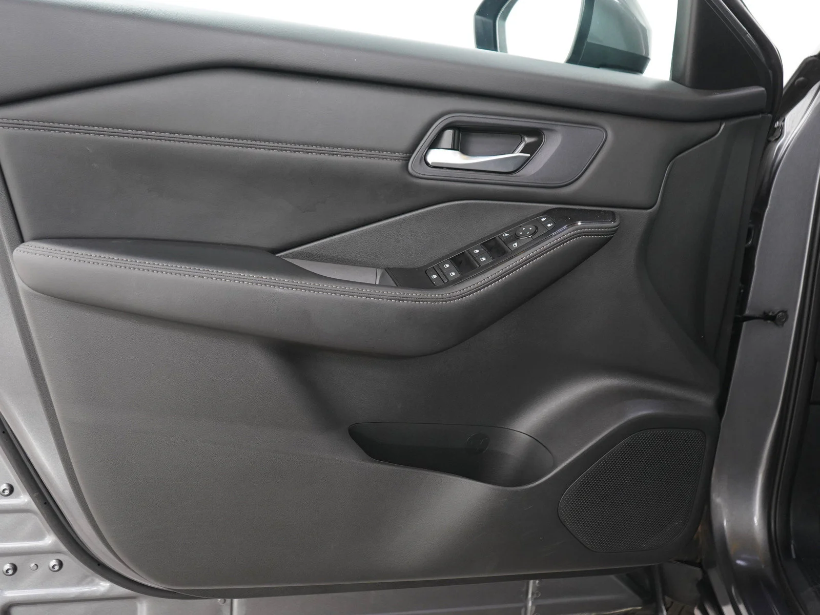 Used 2024 Gun Metallic Nissan SV image 19