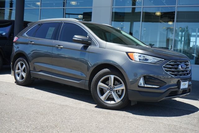 Used 2019 Gray Ford SEL image 1