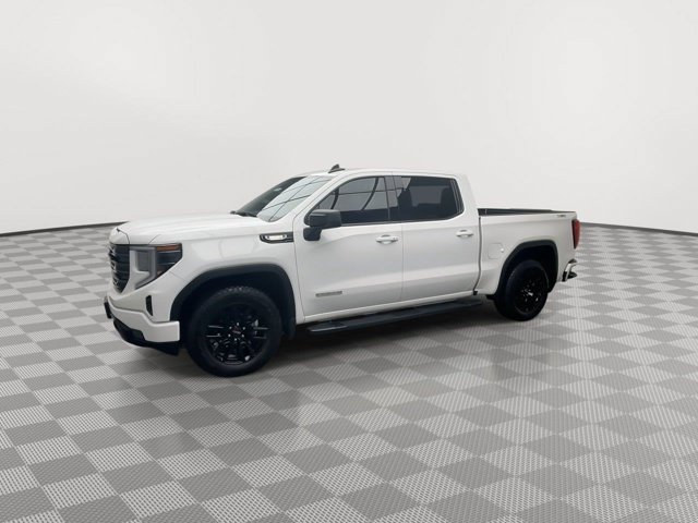 Used 2024 Summit White GMC Elevation image 39