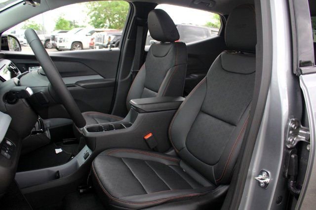 2027 Chevrolet Bolt RS - Photo 9