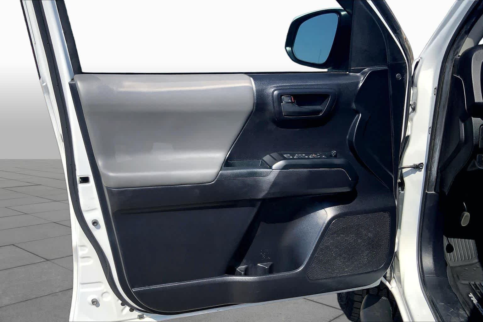 Used 2021 Super White Toyota SR5 image 22